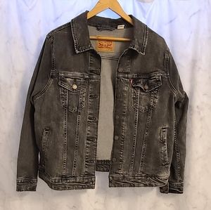 Black Levi's Denim Jacket